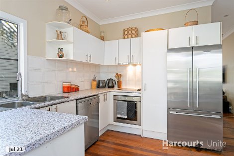 39 Bailey St, Woody Point, QLD 4019