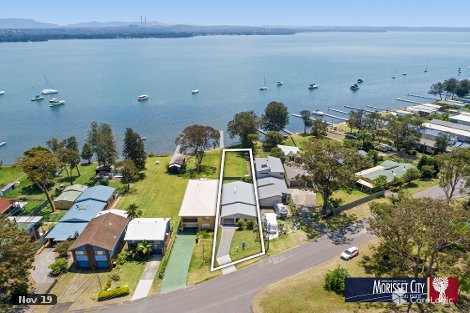 111 Grand Pde, Bonnells Bay, NSW 2264