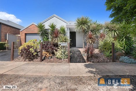 9 Matlock St, Caroline Springs, VIC 3023