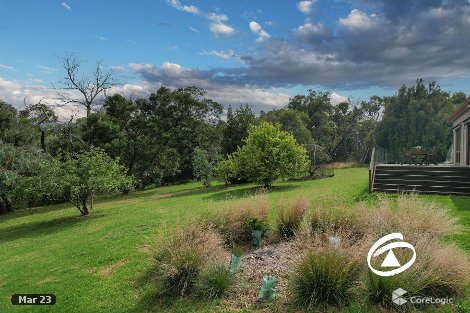 8 Nagle Cres, Maryknoll, VIC 3812