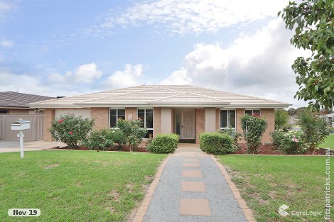 8 Yulong St, Glenfield Park, NSW 2650