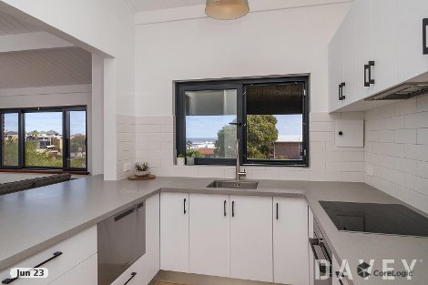 6/12 Ozone Pde, Trigg, WA 6029