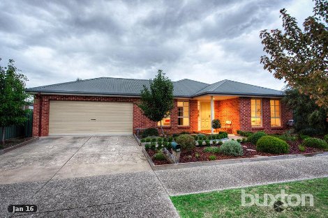 11 St Helens Ave, Lake Gardens, VIC 3355