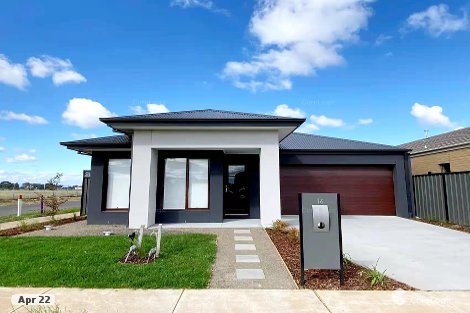 16 Stacey Pde, Mount Cottrell, VIC 3024