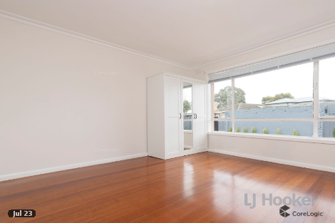 2/2 Almond Ave, Brooklyn, VIC 3012