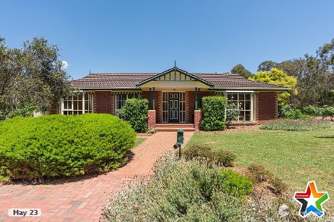 17 Azarow Cct, Croydon South, VIC 3136