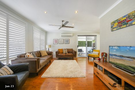 8 Byarong Ave, Point Clare, NSW 2250