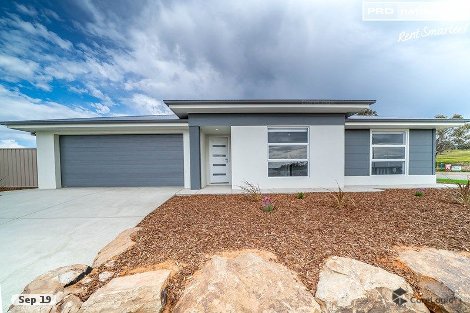 2 Hughes Ct, Lloyd, NSW 2650