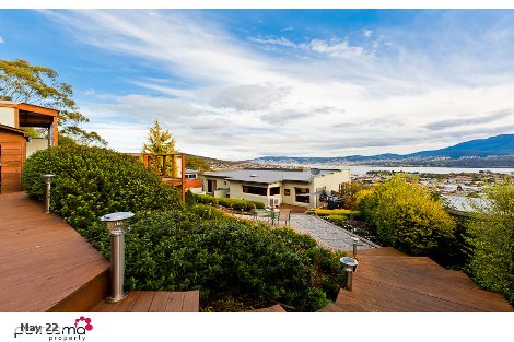 56 Karoola Rd, Lindisfarne, TAS 7015