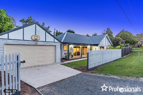 1 Nicholas Rd, Wandin North, VIC 3139