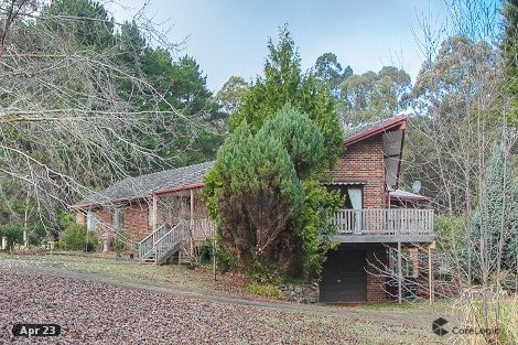 33 Spencer Rd, Woodend, VIC 3442