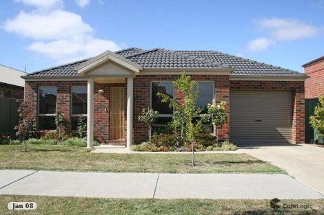 12 Taunton Pl, Lake Gardens, VIC 3355