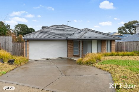 8 Long Ct, Woodend, VIC 3442