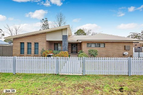 4 Jane St, Hill Top, NSW 2575