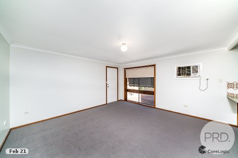 1/17 Nordlingen Dr, Tolland, NSW 2650