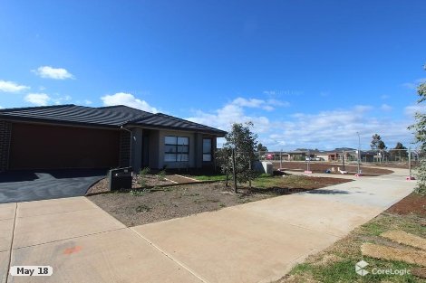 25 Nutmeg Pde, Manor Lakes, VIC 3024