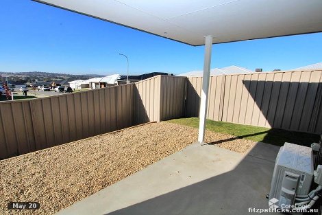 2/1 Quill Ave, Boorooma, NSW 2650