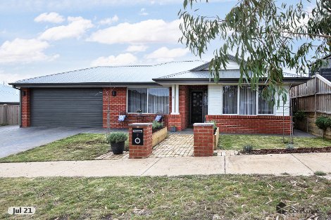 9 Doyeswood Dr, Woodend, VIC 3442