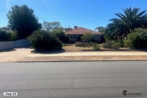 26 Golf Rd, Merredin, WA 6415