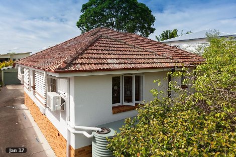 37 Waratah Ave, Holland Park West, QLD 4121