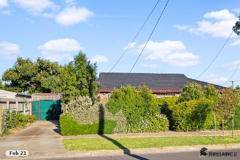 16 Thomas Ave, Melton South, VIC 3338