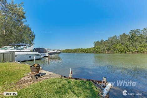 35 Brougham Ave, Fennell Bay, NSW 2283