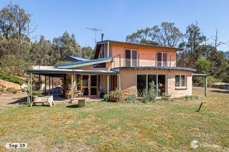 30 Powells Rd, Strathewen, VIC 3099