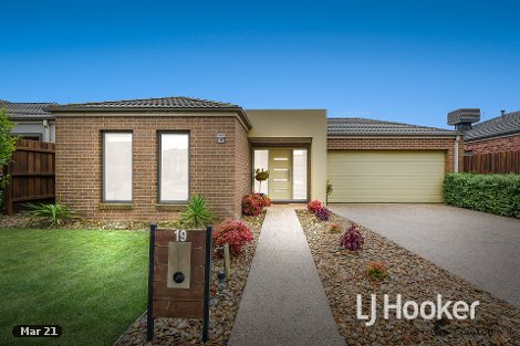 19 Cadillac St, Cranbourne East, VIC 3977