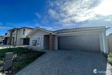 3 Dressage Dr, Cranbourne South, VIC 3977