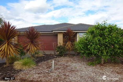 9 Lancelot Cres, Lancefield, VIC 3435