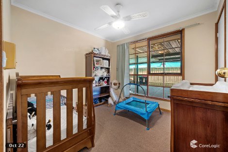 4 Barries Rd, Melton, VIC 3337