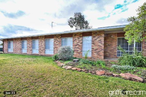 10 Brooks Cres, Darlington Point, NSW 2706