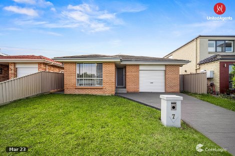 7 Wingham Rd, Carnes Hill, NSW 2171