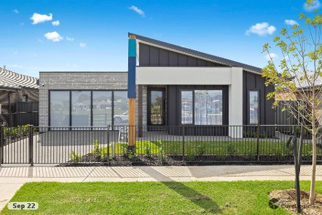 5 Cole Ave, Lang Lang, VIC 3984