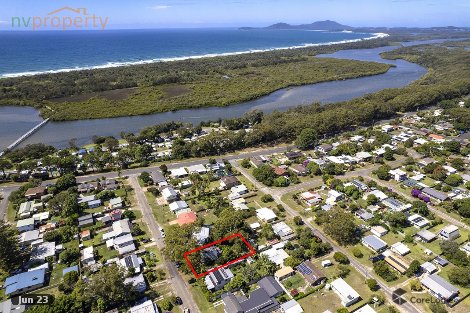 9 Seventh Ave, Stuarts Point, NSW 2441