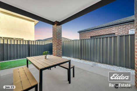 21 Yeoman St, Melton South, VIC 3338