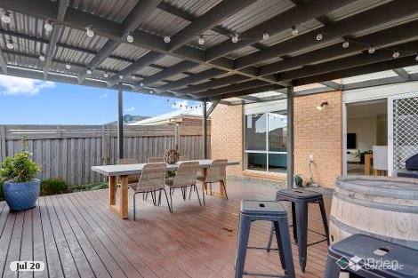 16 Lemon Gr, Cranbourne West, VIC 3977