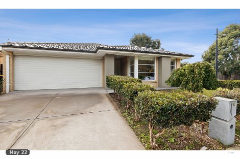 18-20 Bridgewater Cct, Armstrong Creek, VIC 3217