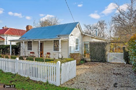 17 Cosmo Rd, Trentham, VIC 3458