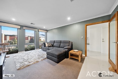 42 Preston Dr, Lake Coogee, WA 6166