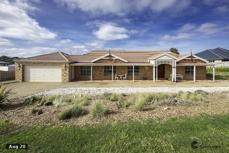 11 Clover Ct, Romsey, VIC 3434