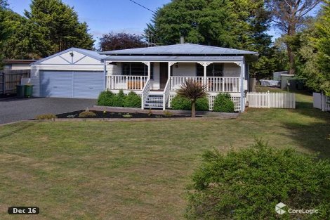 38 Blackmore Rd, Woodend, VIC 3442