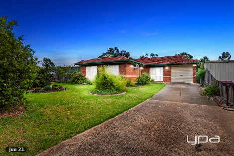 8 Peters Cl, Maddingley, VIC 3340