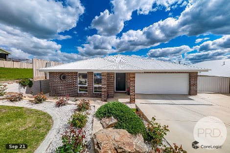 8 Bonner St, Lloyd, NSW 2650