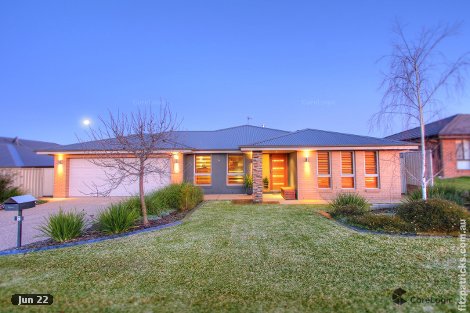 7 Dundale Cres, Estella, NSW 2650