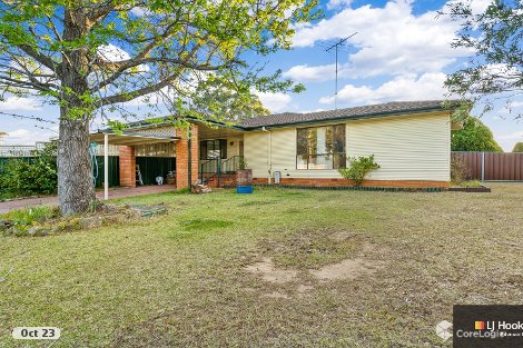 8 Macleay St, Bradbury, NSW 2560