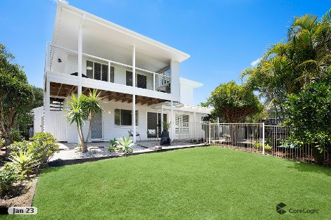 3 Moonbeam Cres, Castaways Beach, QLD 4567