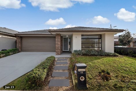 13 Chancellor Ave, Werribee, VIC 3030