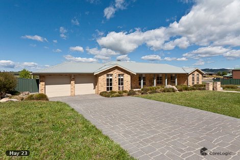 2 Ireland Pl, Bungendore, NSW 2621