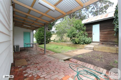 16 Adair St, Linton, VIC 3360